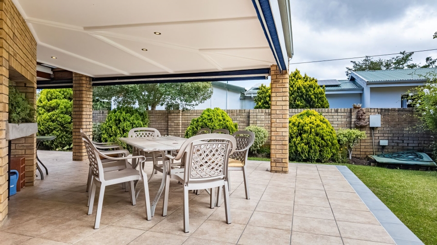 3 Bedroom Property for Sale in The Island Western Cape